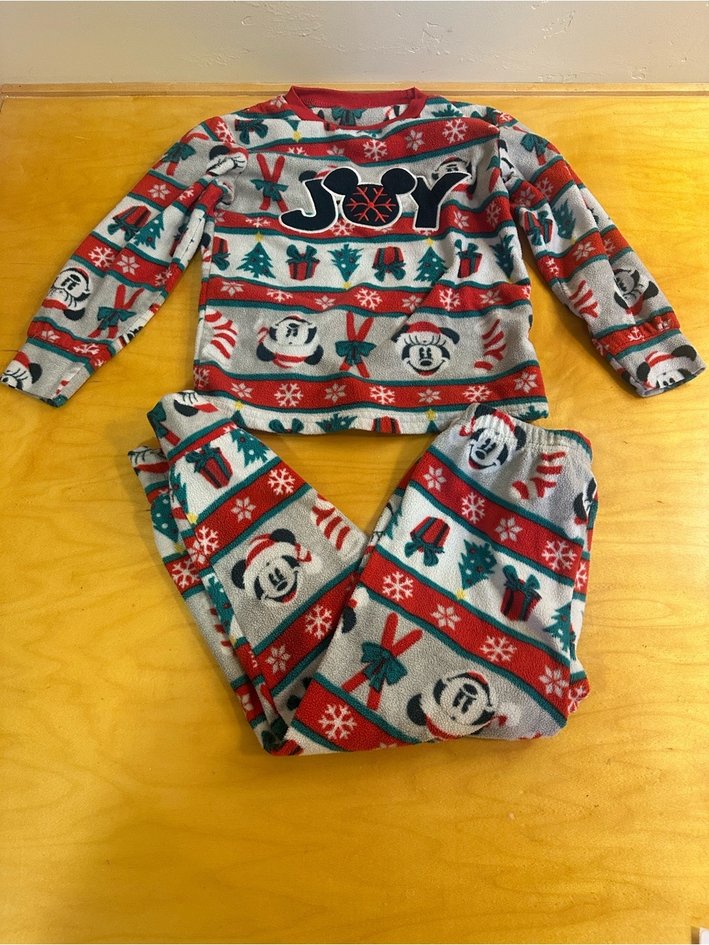 Disney Mickey Mouse Fair Isle Holiday 'Joy' Fleece Pajama Set 4T
